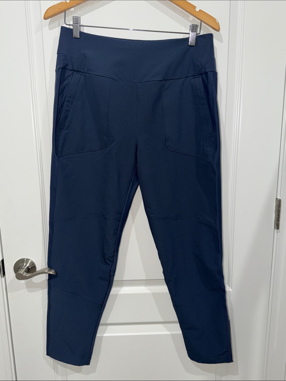 Avalanche Women's Navy Athletic Pull-On Pants size xlarge hiking outdoors NWOT